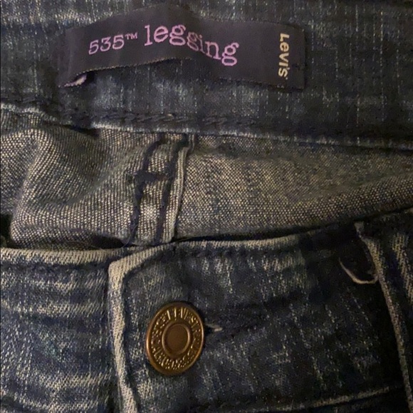 Size 5 Levi jeans - Picture 2 of 5